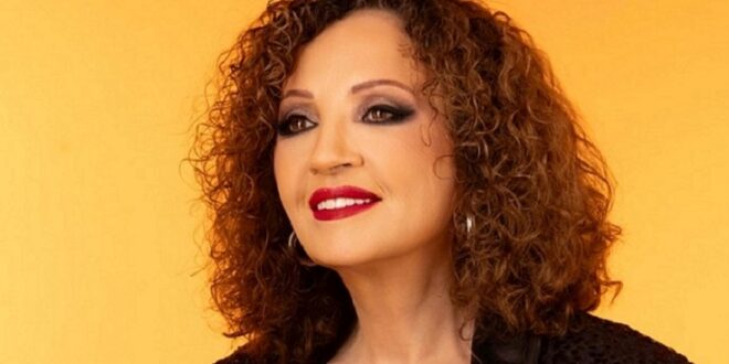 גליקריה חותמת עונה באתונה – מוזיקה, עמידה זקופה והבטחה לחזור לישראל