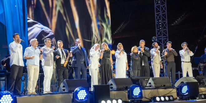 סטליוס קזנג'ידיס: מופע ענק בקלימרמרו – יוון נזכרה בקול הייחודי