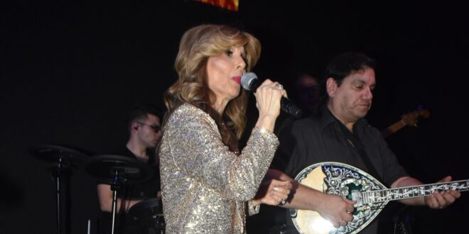 קטרינה סטניסי במופע חדש במועדון Ariana Dance & Dine